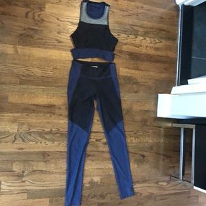 Outdoor Voices two piece set size small!